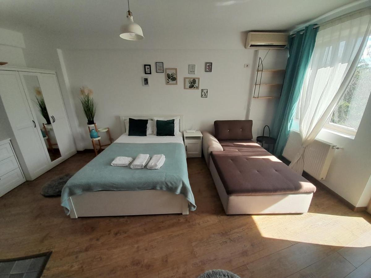 Апартаменти Fundeni - Garsoniere - Langa Spital Бухарест Екстер'єр фото